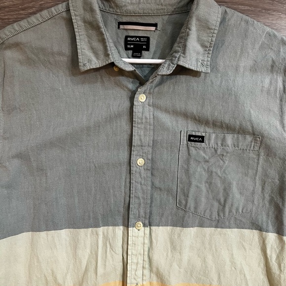 RVCA / XL / Slim Fit / Button Down T-Shirt / Brand New - Picture 4 of 7